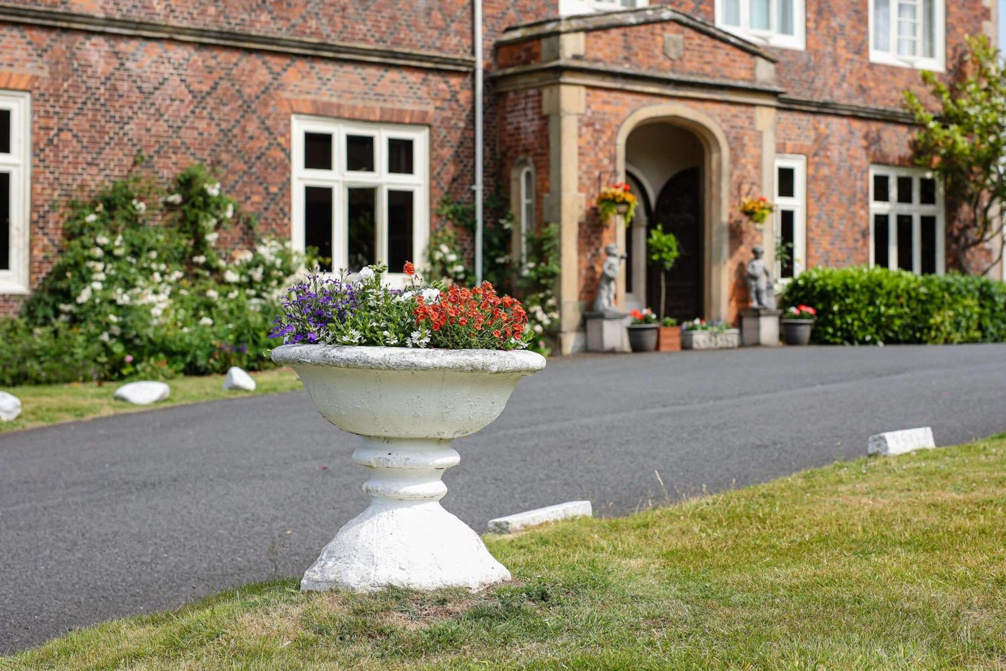 Albrighton Hall Hotel And Spa, A Member Of Radisson Individuals Shrewsbury Exterior photo